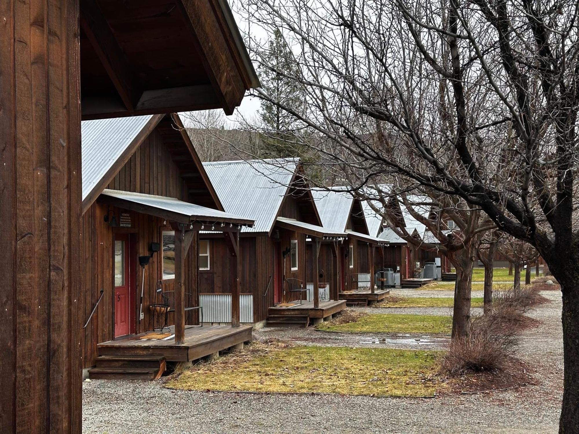 Methow River Lodge Cabins Winthrop Exterior photo