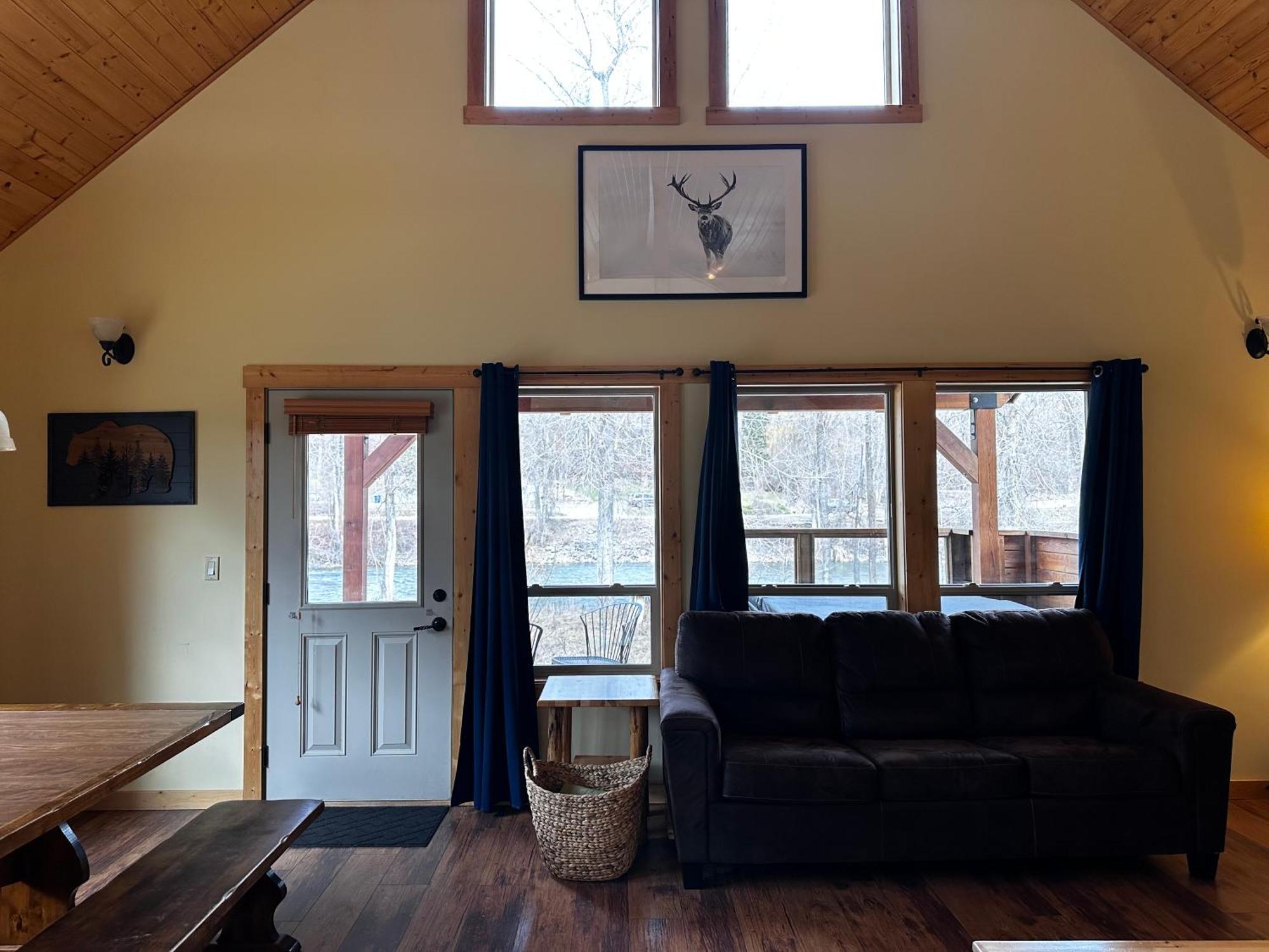 Methow River Lodge Cabins Winthrop Room photo