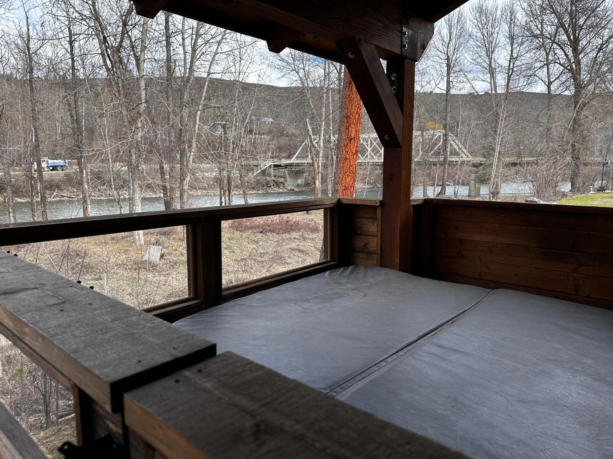 Methow River Lodge Cabins Winthrop Exterior photo